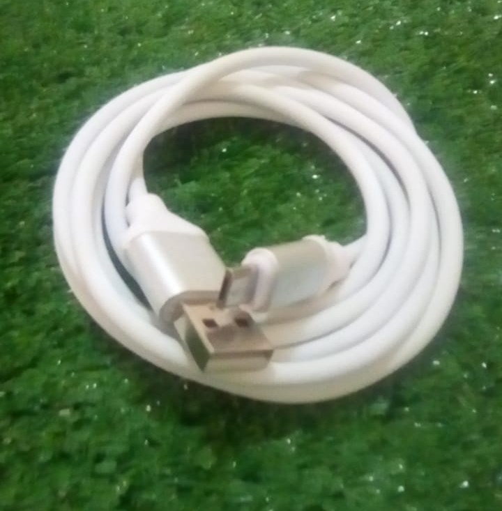 CABLE V8 PUNTA METALICA 1.5m (XFX-301A)
